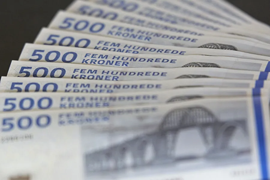 A close-up of 500 Norwegian krones