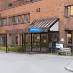 Hovedinngangen ved Sykehuset Namsos. Foto.