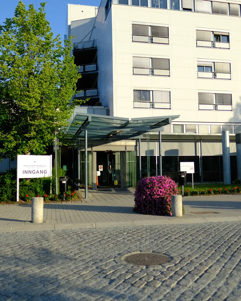 Inngangsparti Sykehuset Levanger. Foto.